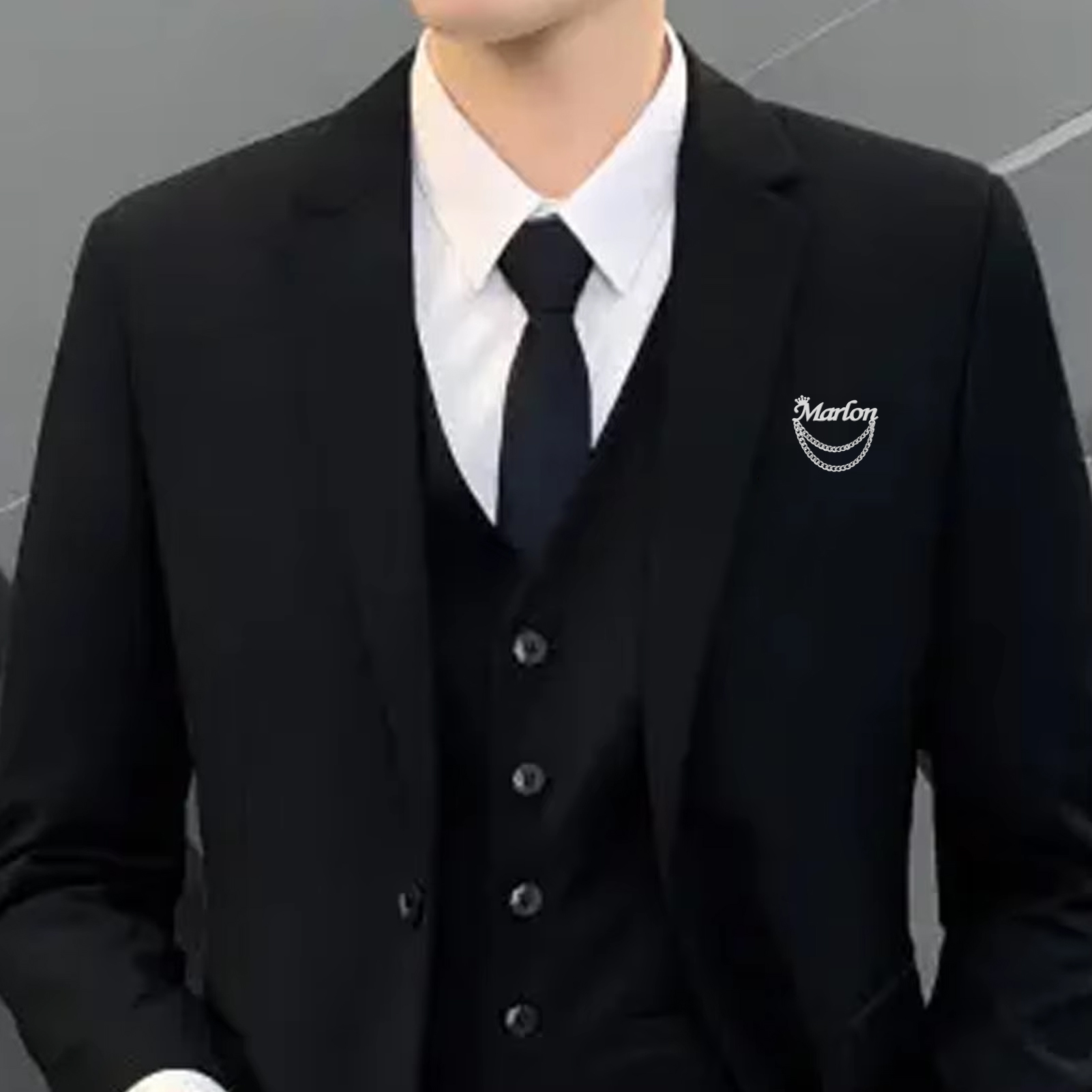 Broche con nombre personalizad - Tuxedo Lapel Pin reseña y precio