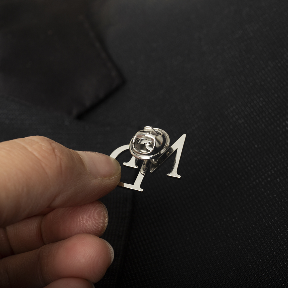 Broche con iniciales personali - Tuxedo Lapel Pin reseña y precio